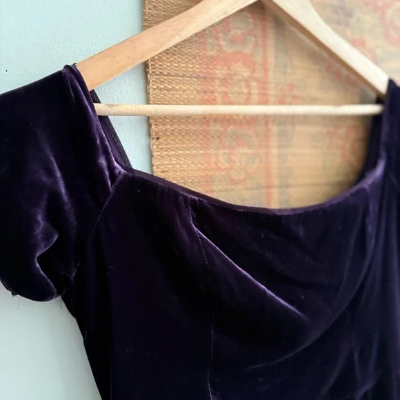 BCBG Max Azria Kerry Velvet Off Shoulder Plum Sheath Dress - Picture 6 of 9